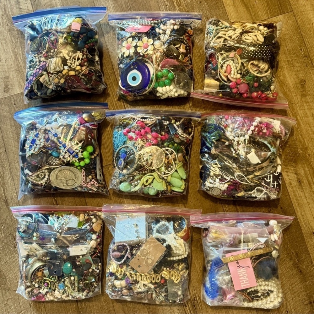 2-3 LB Vintage 2 Modern Jewelry Lot~wearable repair crafts junk Jewelry Grab Bag